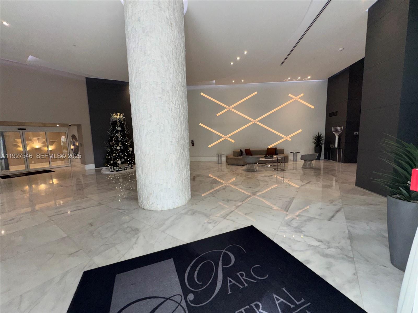 PARC CENTRAL AVENTURA EAS - Residential