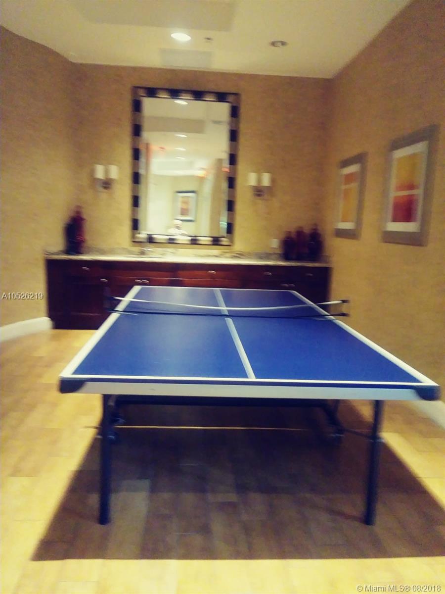 RADIUS CONDO - Residential Lease