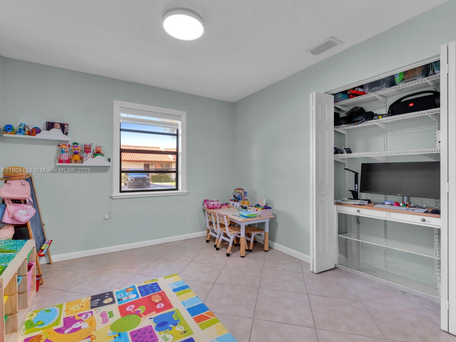 FOREST LAKE - Residential