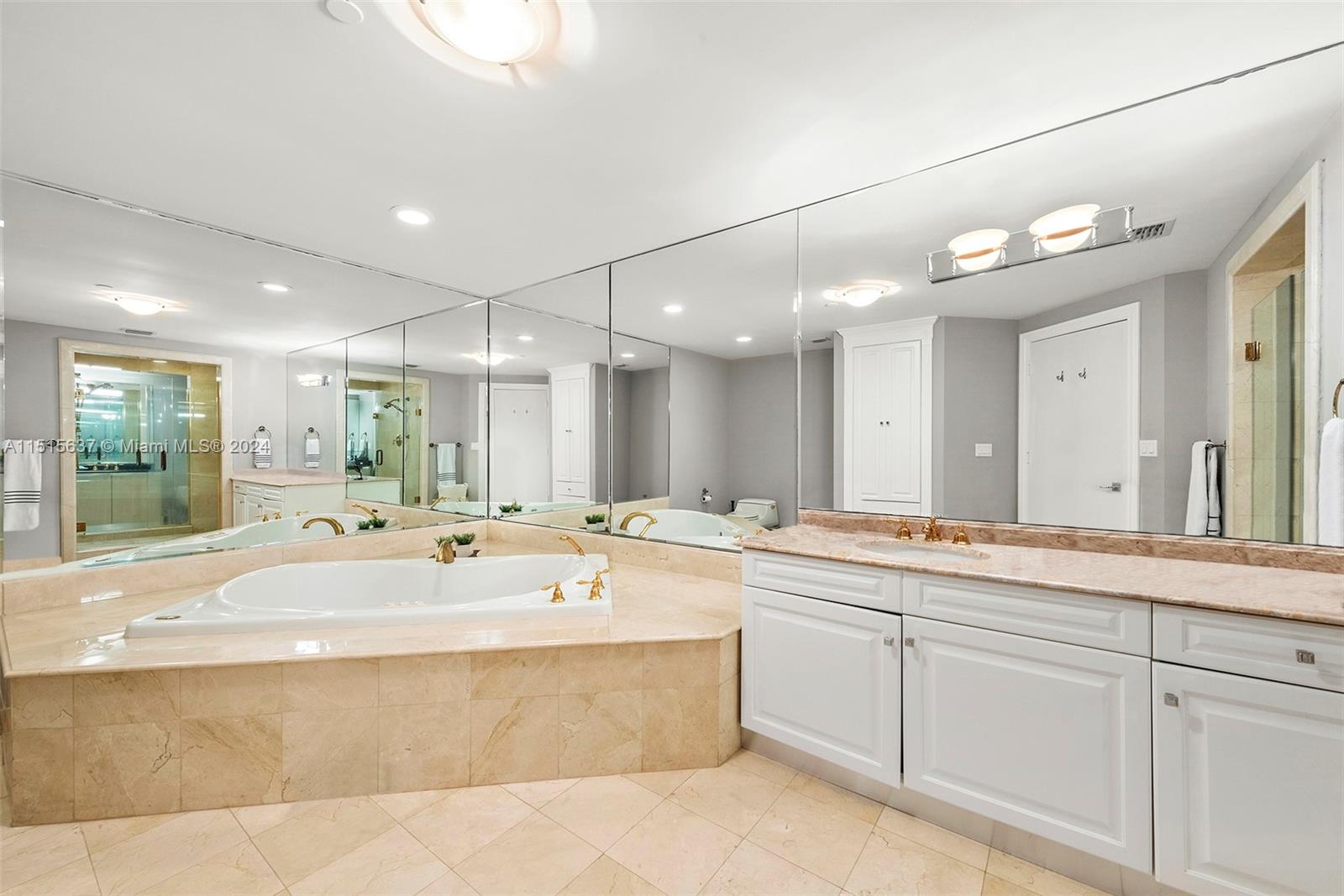 GRAND BAY RESIDENCES COND - Residential