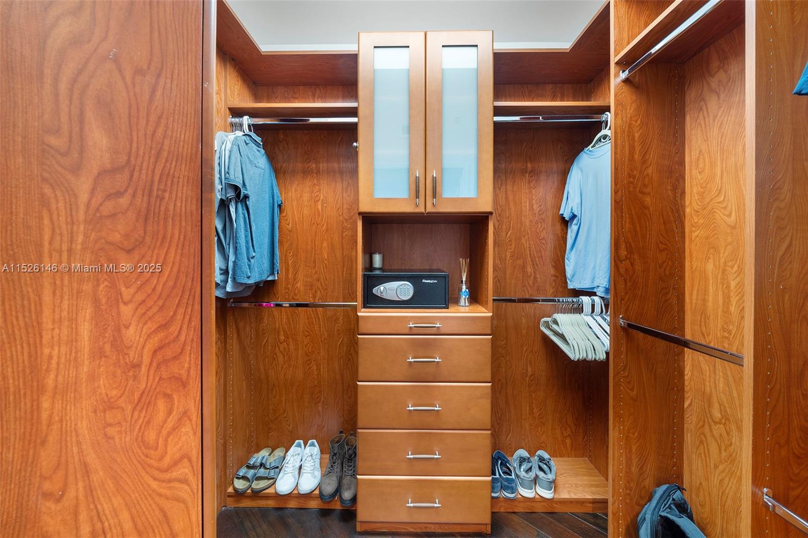 BELLAMARE @ WILLIAMS ISLA - Residential