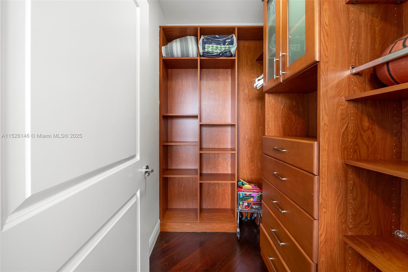 BELLAMARE @ WILLIAMS ISLA - Residential