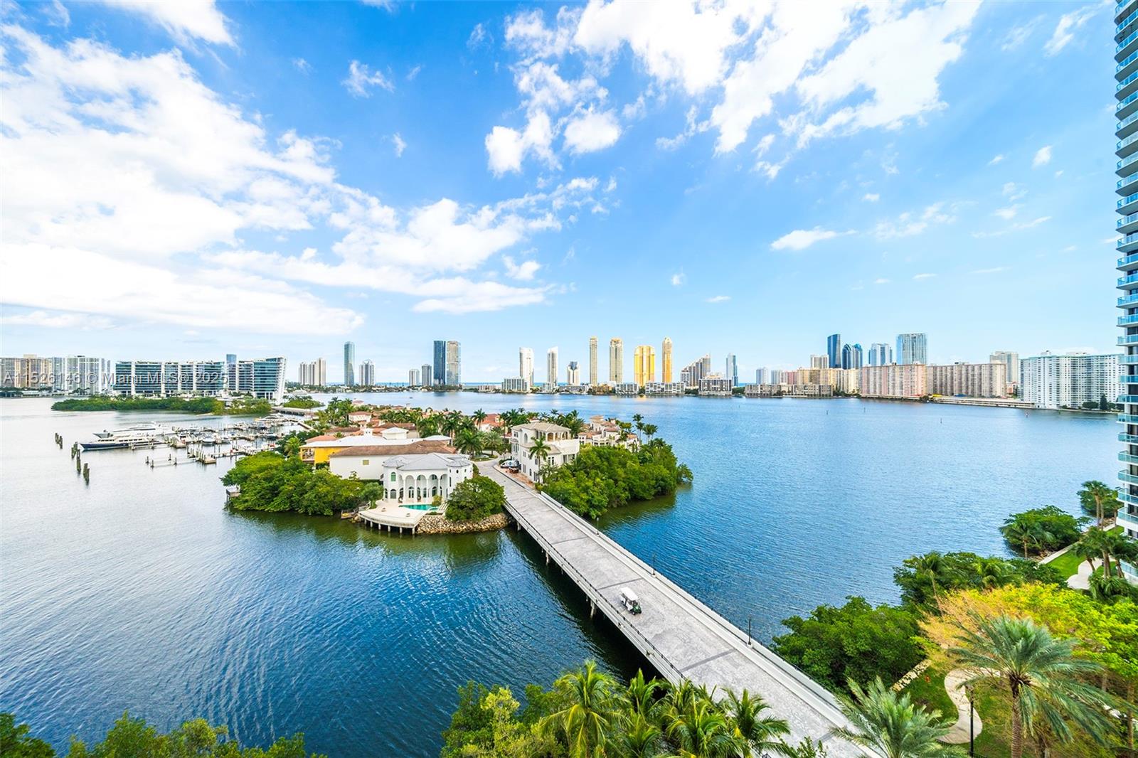 BELLAMARE @ WILLIAMS ISLA - Residential