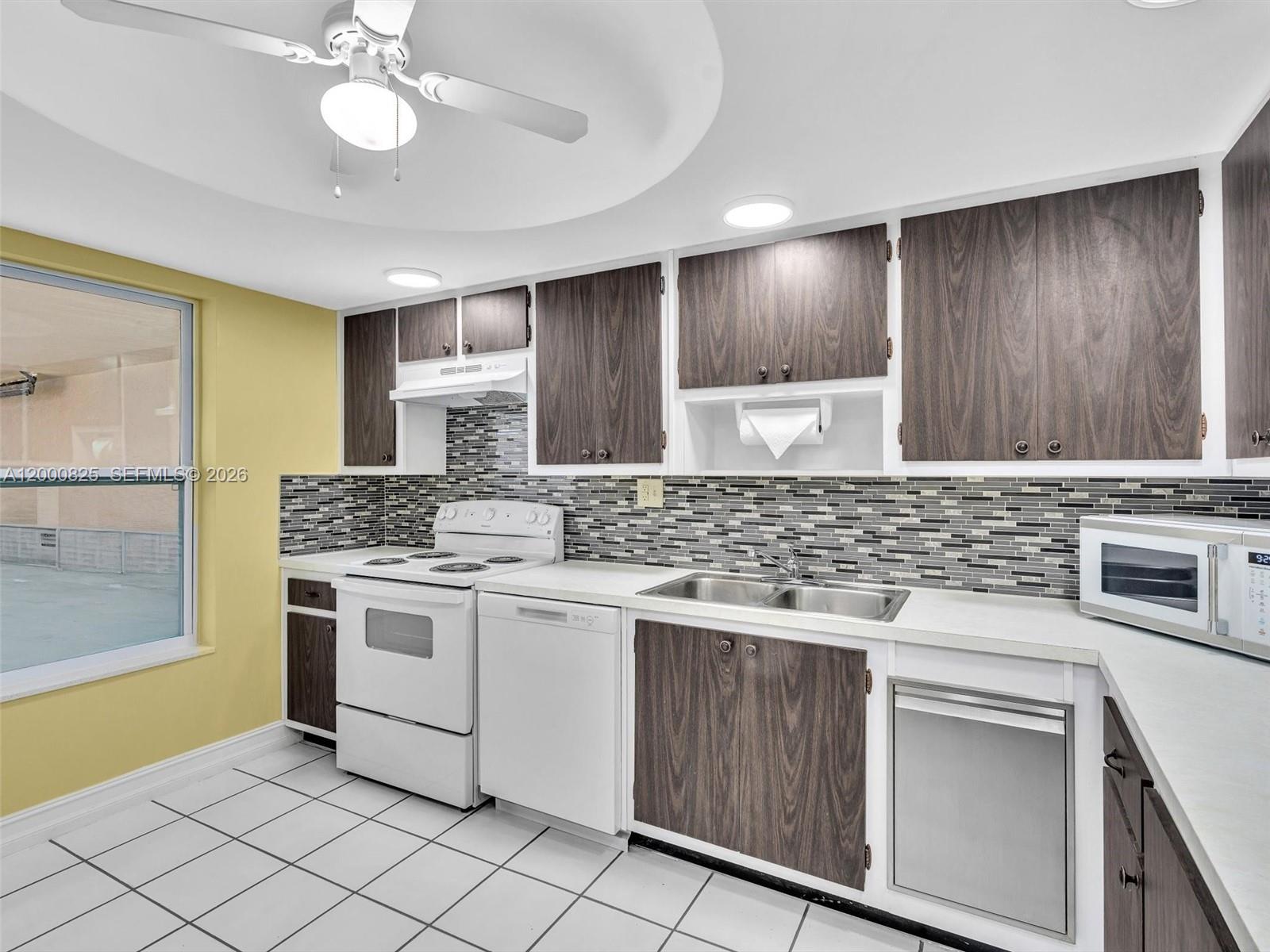 COUNTRY CLUB OF MIAMI - F - Residential