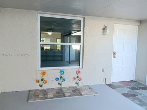 19174 Bobolink Dr Hialeah FL 33015