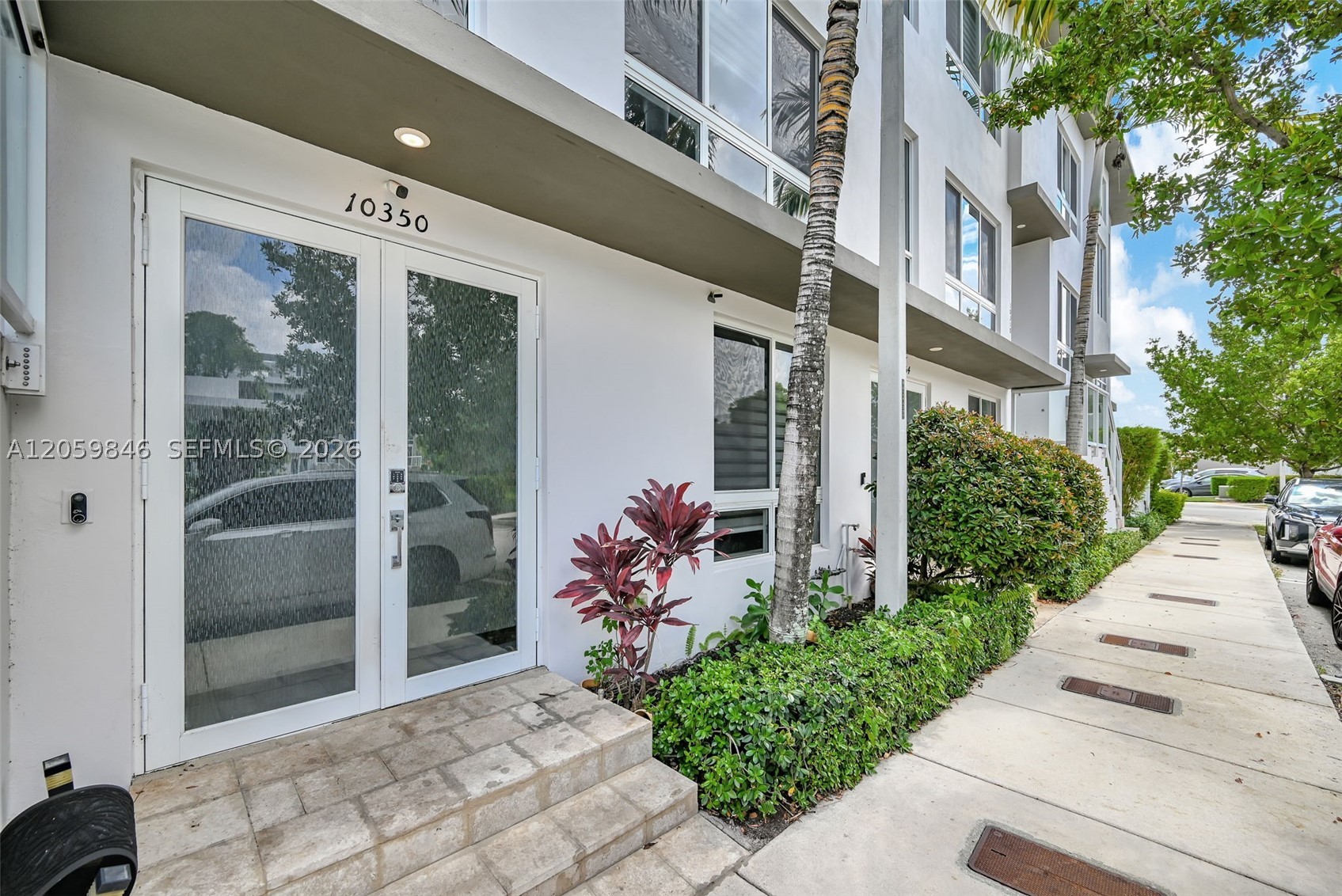 10350 NW 64th St