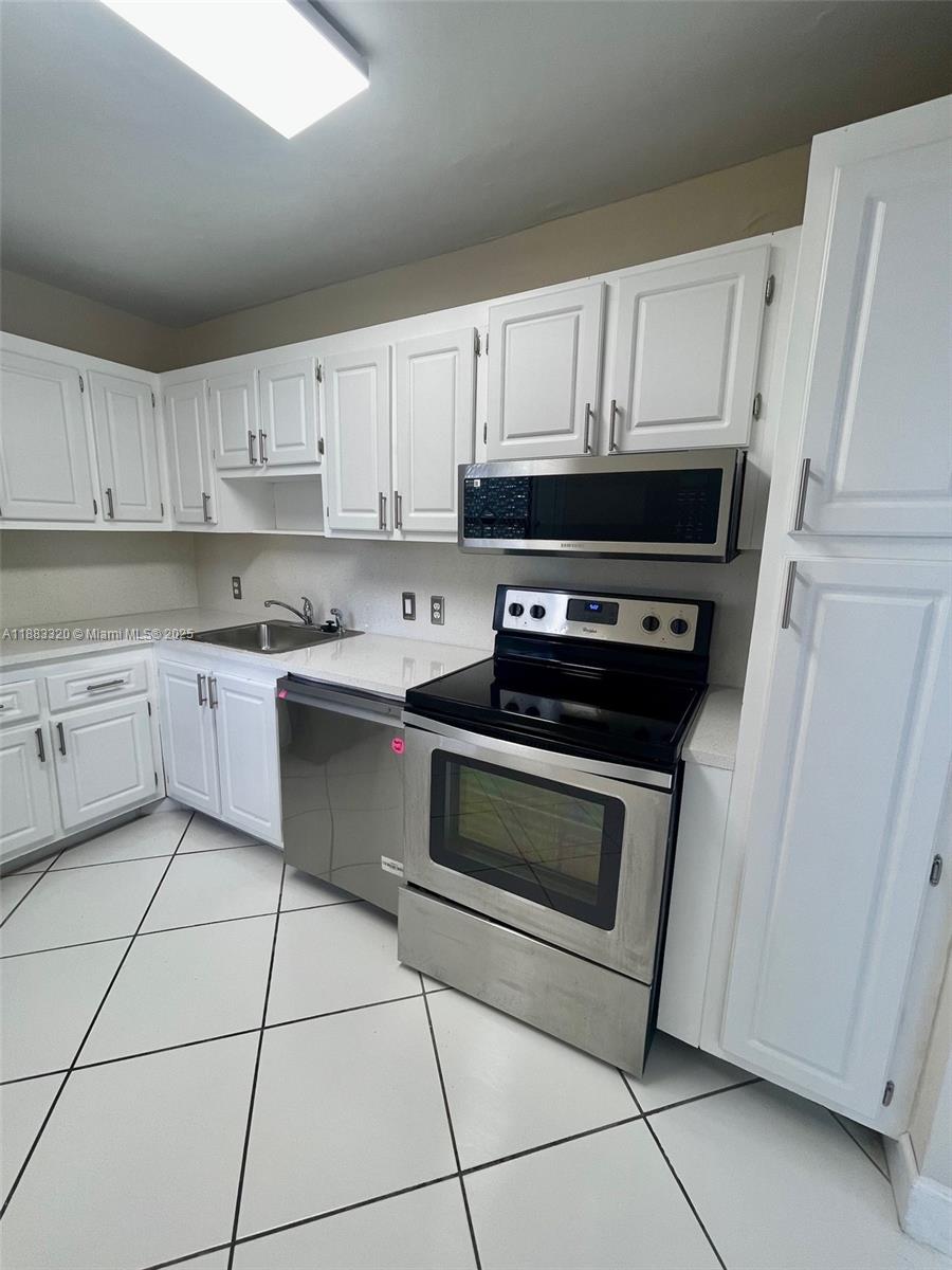 BISCAYA IV CONDO - Residential Lease