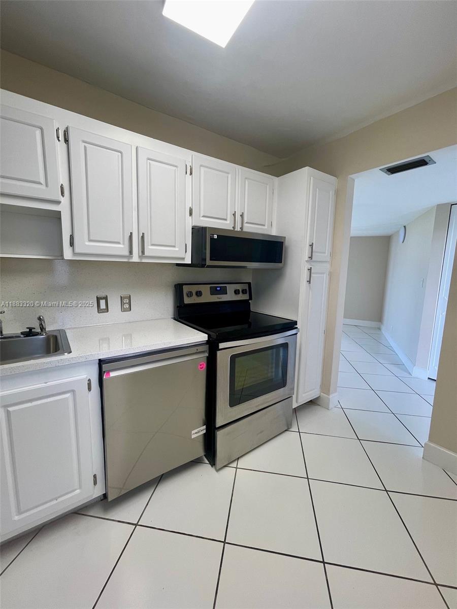 BISCAYA IV CONDO - Residential Lease