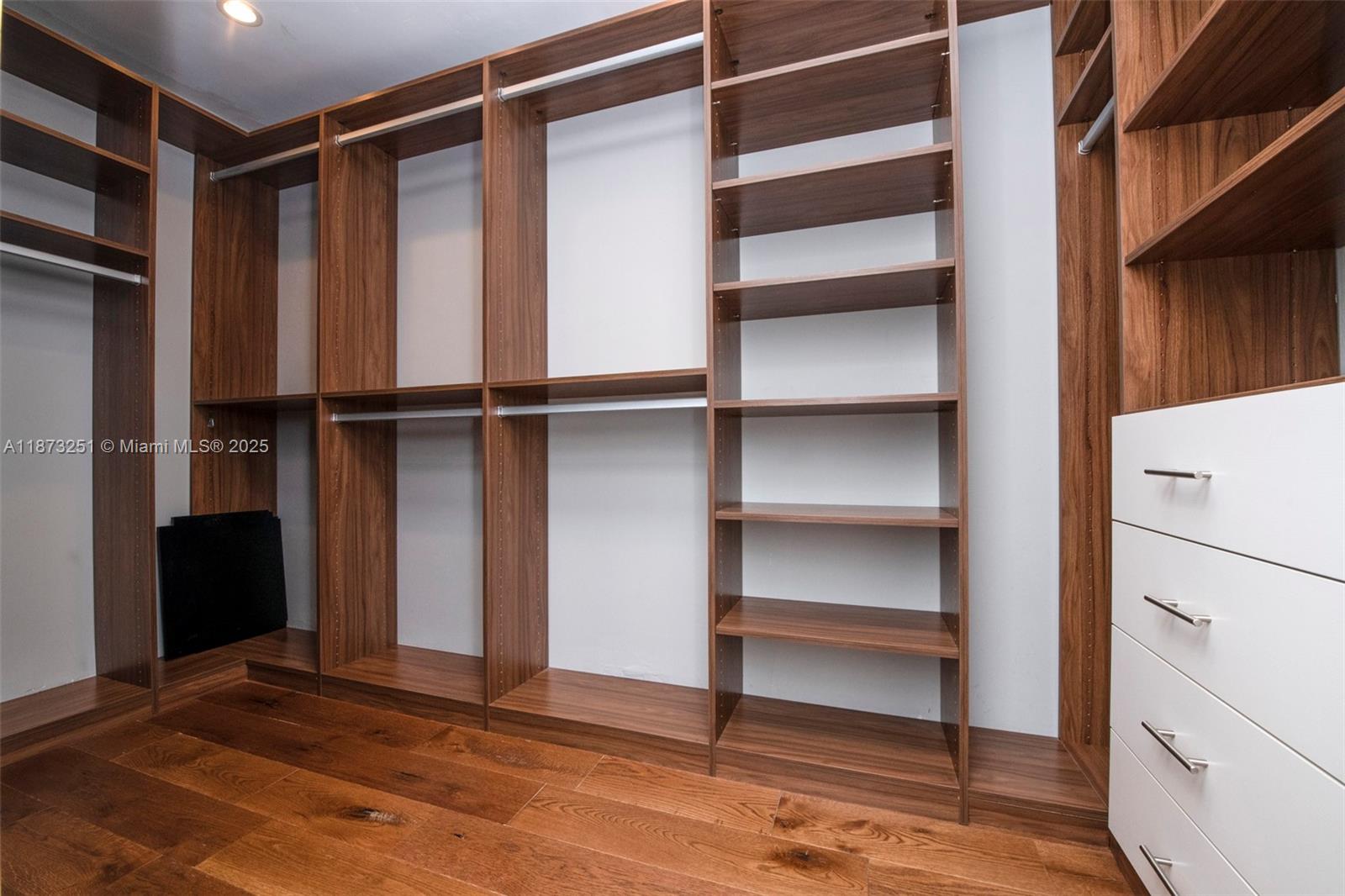 LANDINGS FIRST SEC - Residential Lease