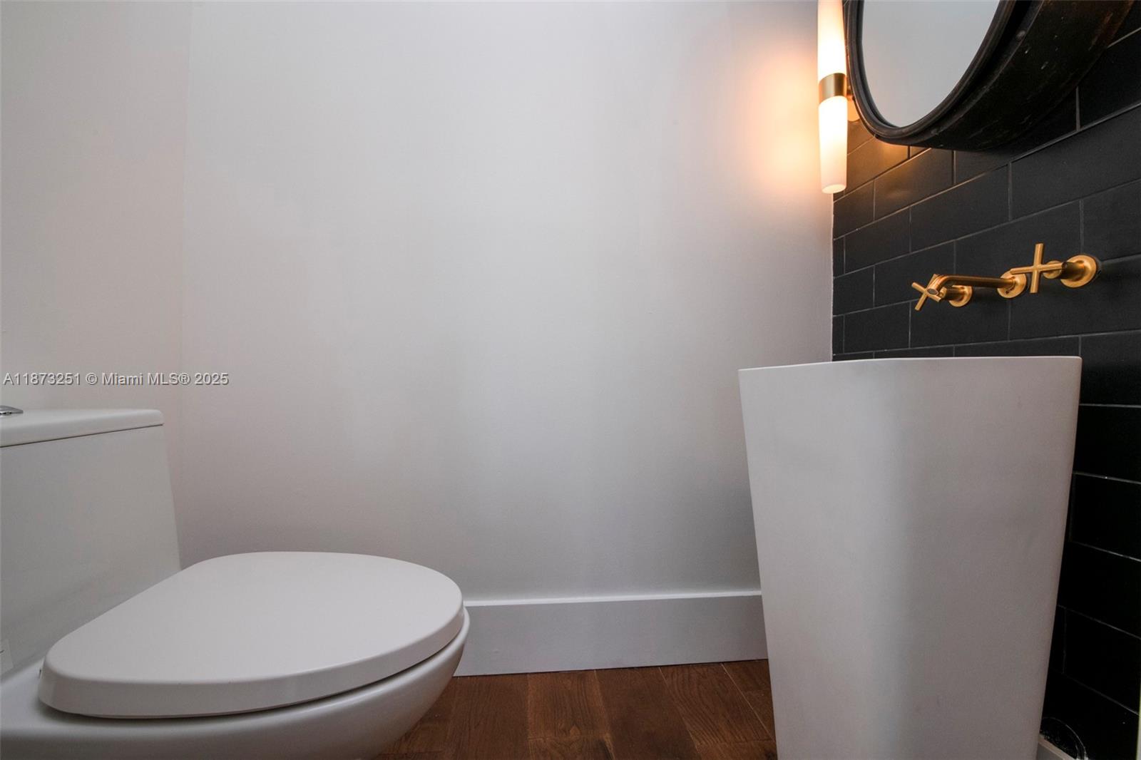 LANDINGS FIRST SEC - Residential Lease