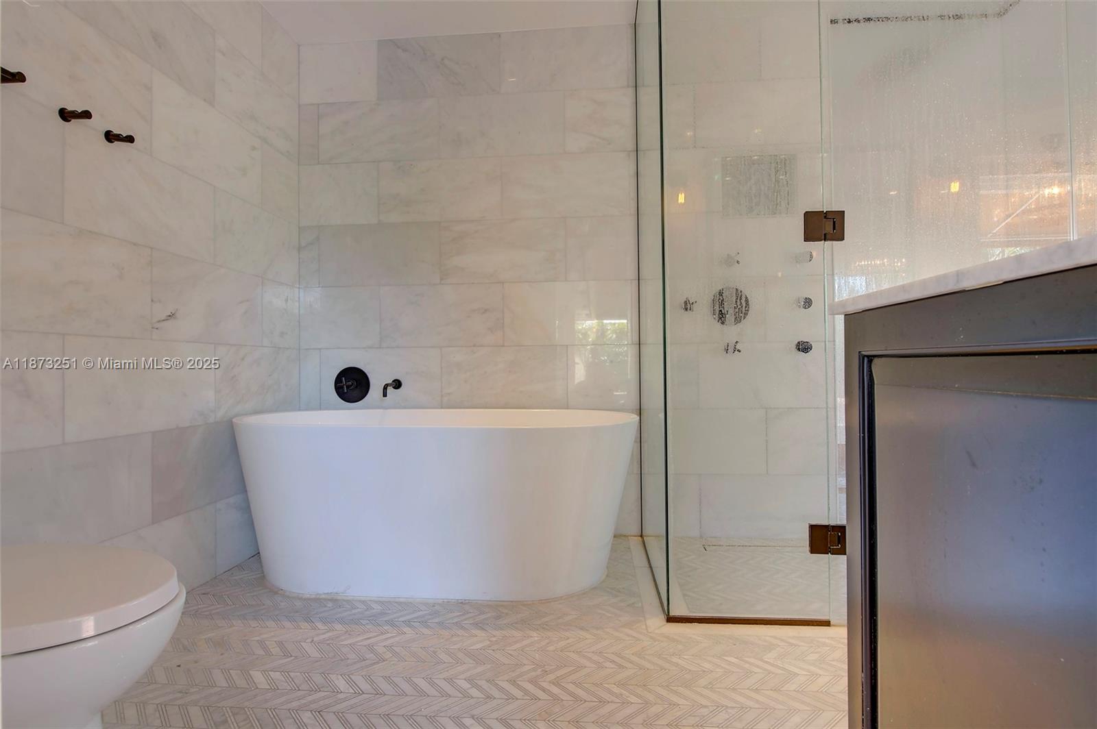 LANDINGS FIRST SEC - Residential Lease