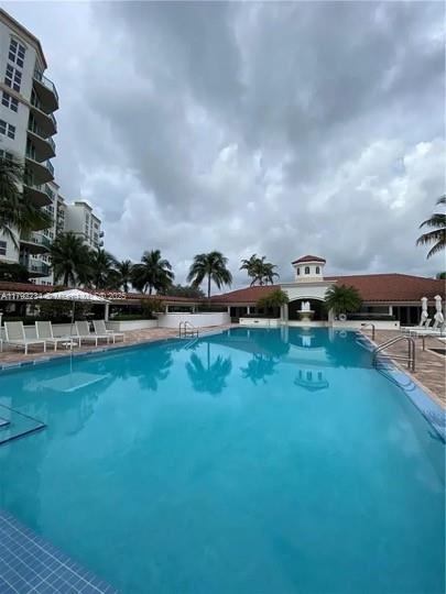 TURNBERRY VILLAGE SO TOWE - Residential