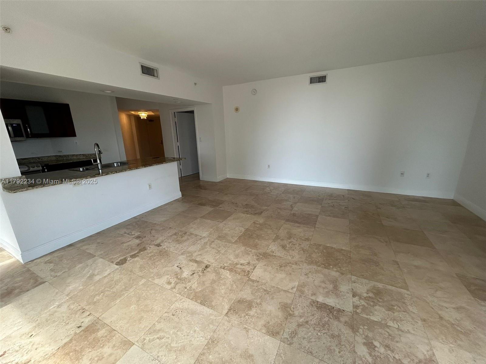 TURNBERRY VILLAGE SO TOWE - Residential