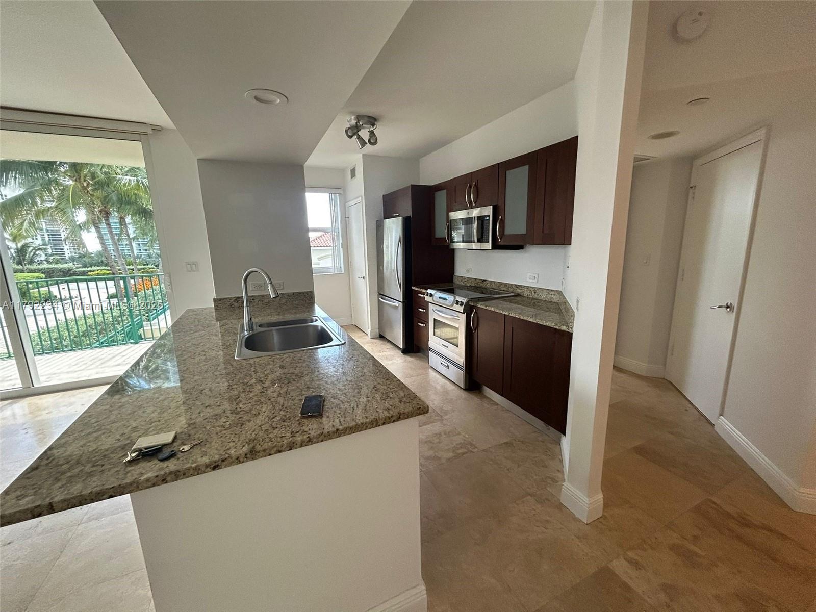 TURNBERRY VILLAGE SO TOWE - Residential