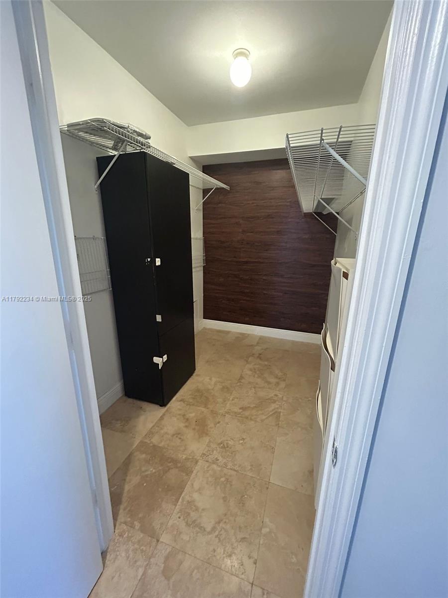 TURNBERRY VILLAGE SO TOWE - Residential