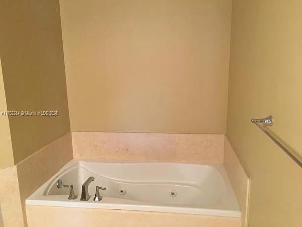 TURNBERRY VILLAGE SO TOWE - Residential