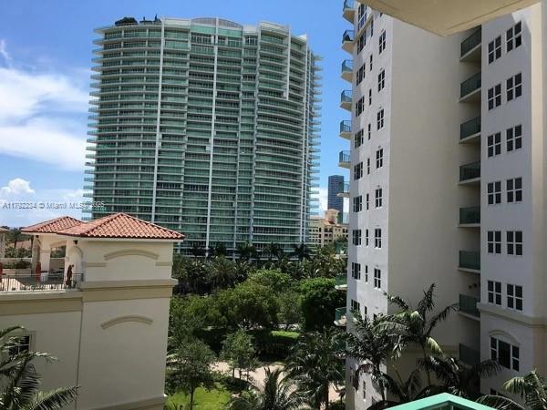 TURNBERRY VILLAGE SO TOWE - Residential