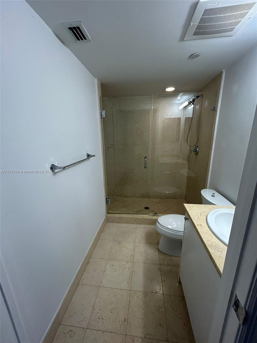 TURNBERRY VILLAGE SO TOWE - Residential