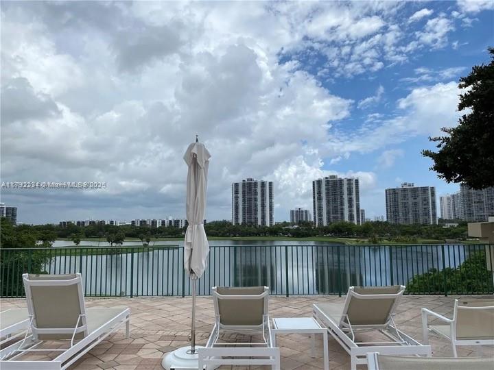 TURNBERRY VILLAGE SO TOWE - Residential