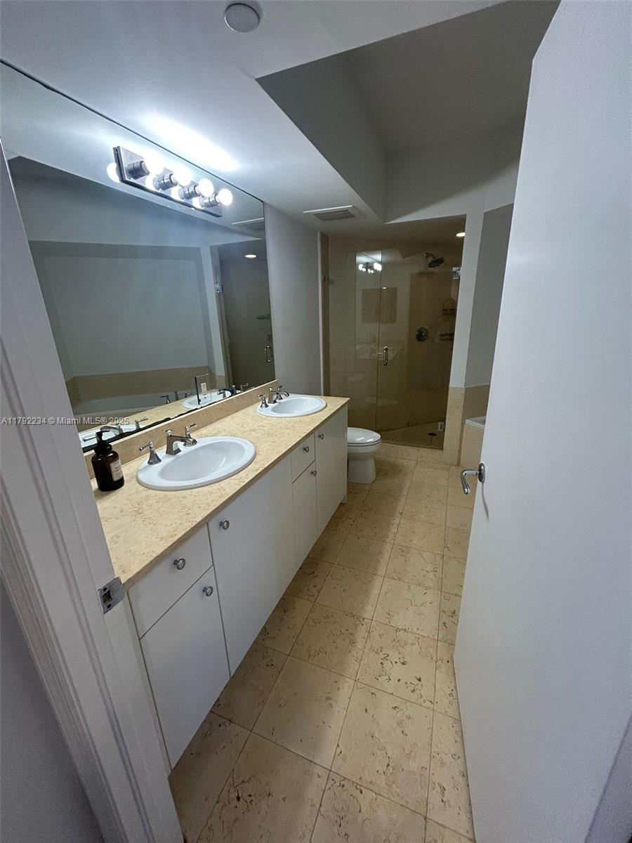 TURNBERRY VILLAGE SO TOWE - Residential