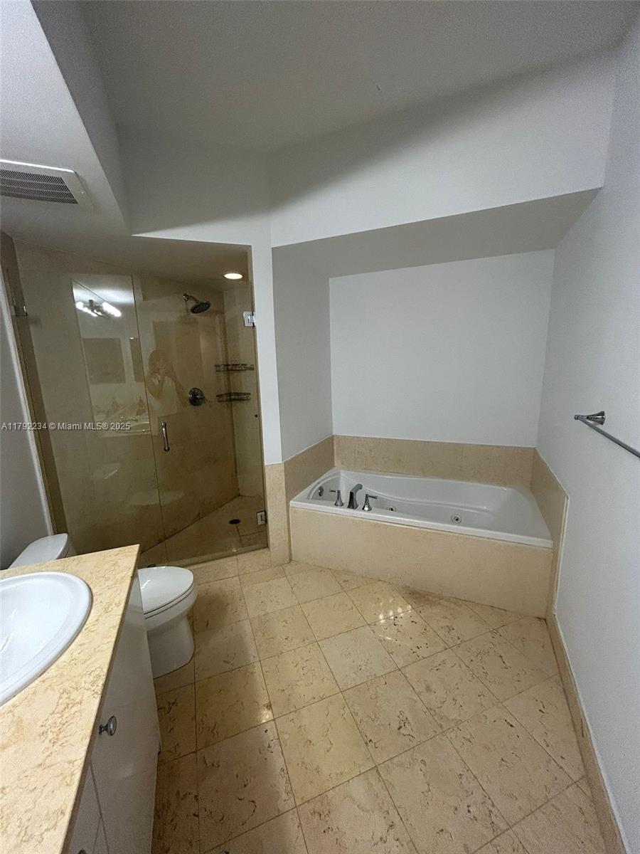 TURNBERRY VILLAGE SO TOWE - Residential