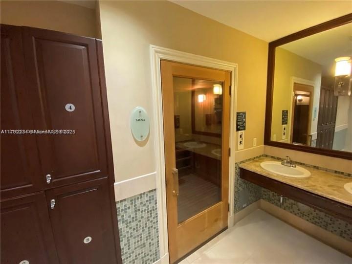 TURNBERRY VILLAGE SO TOWE - Residential