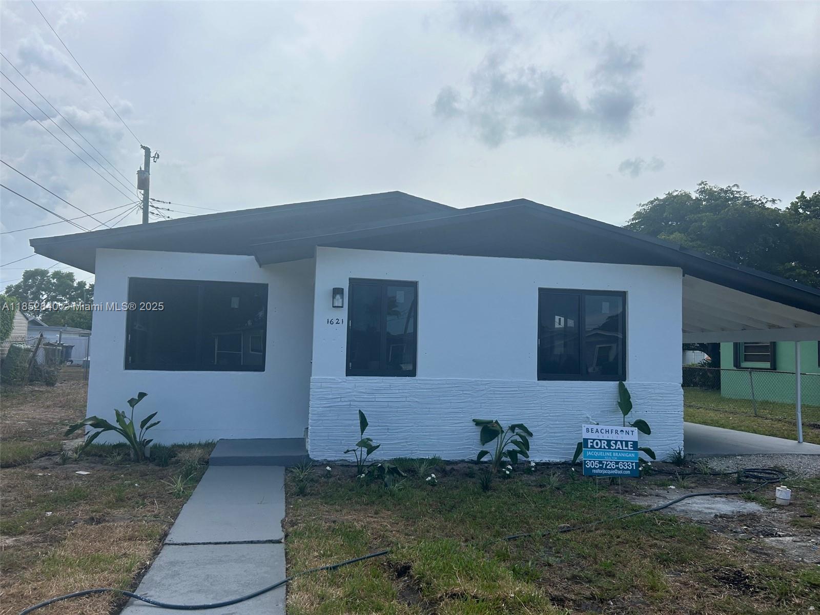 1621 NW 27th Ter