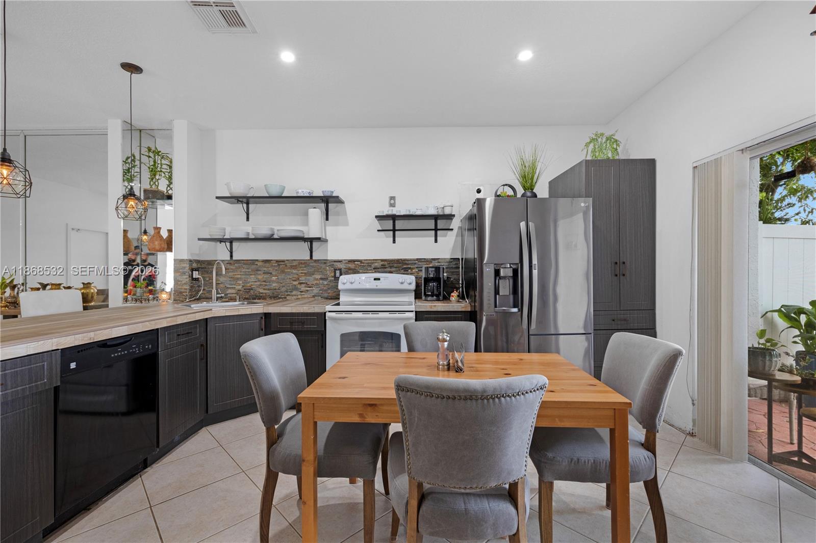 REPLAT OF PORTION OF M P - Residential