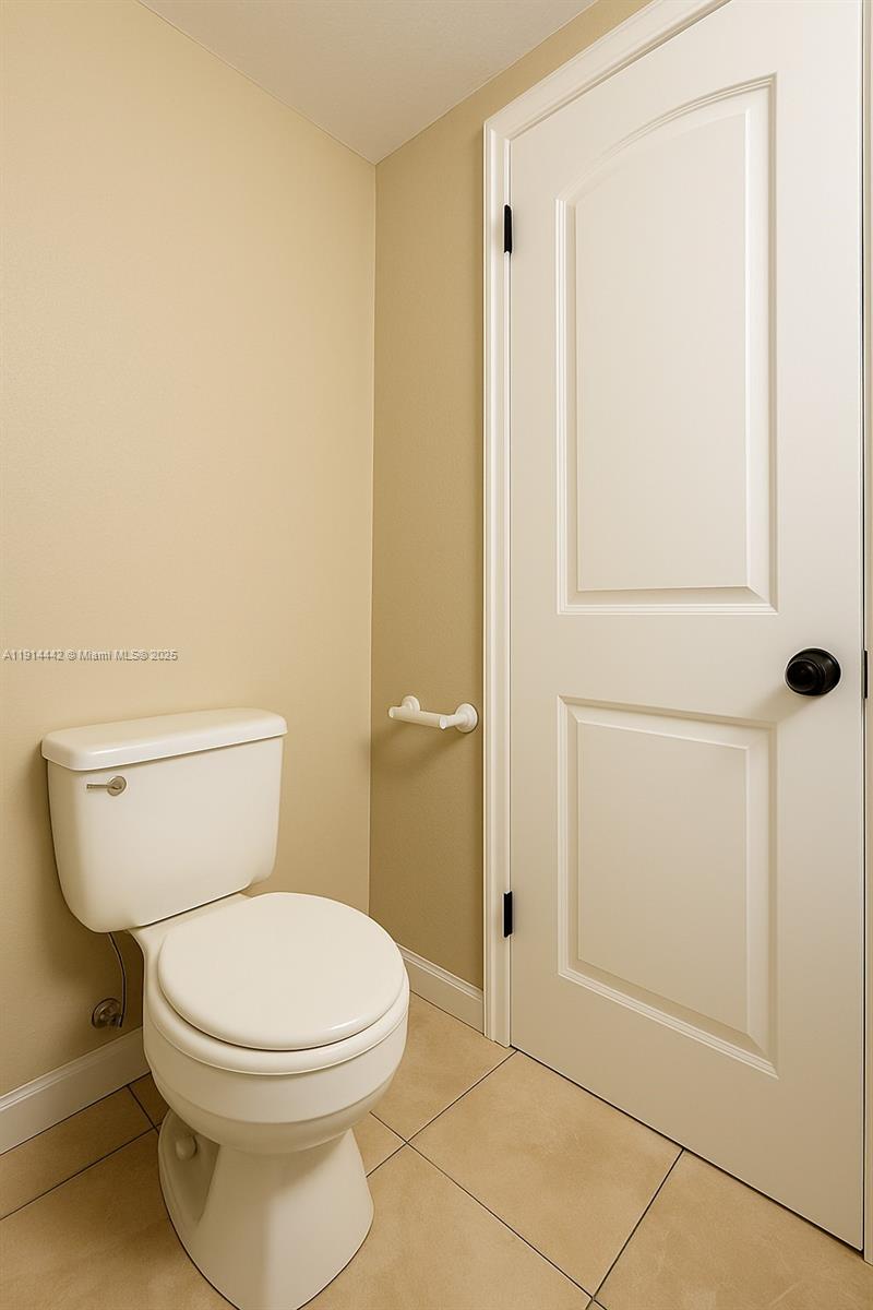 LAKESHORE CONDO I - Residential Lease