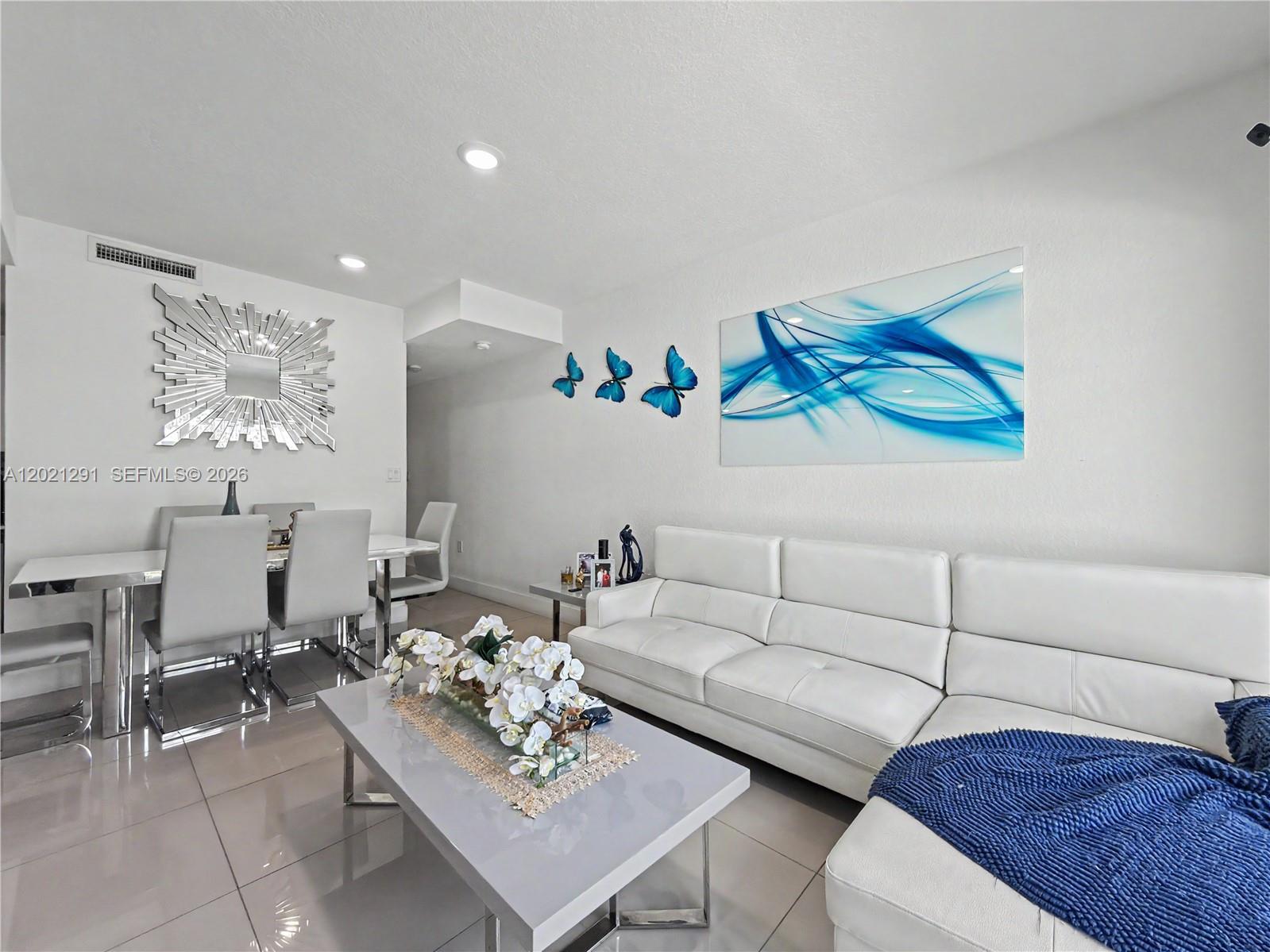 PARADISE ONE - Residential