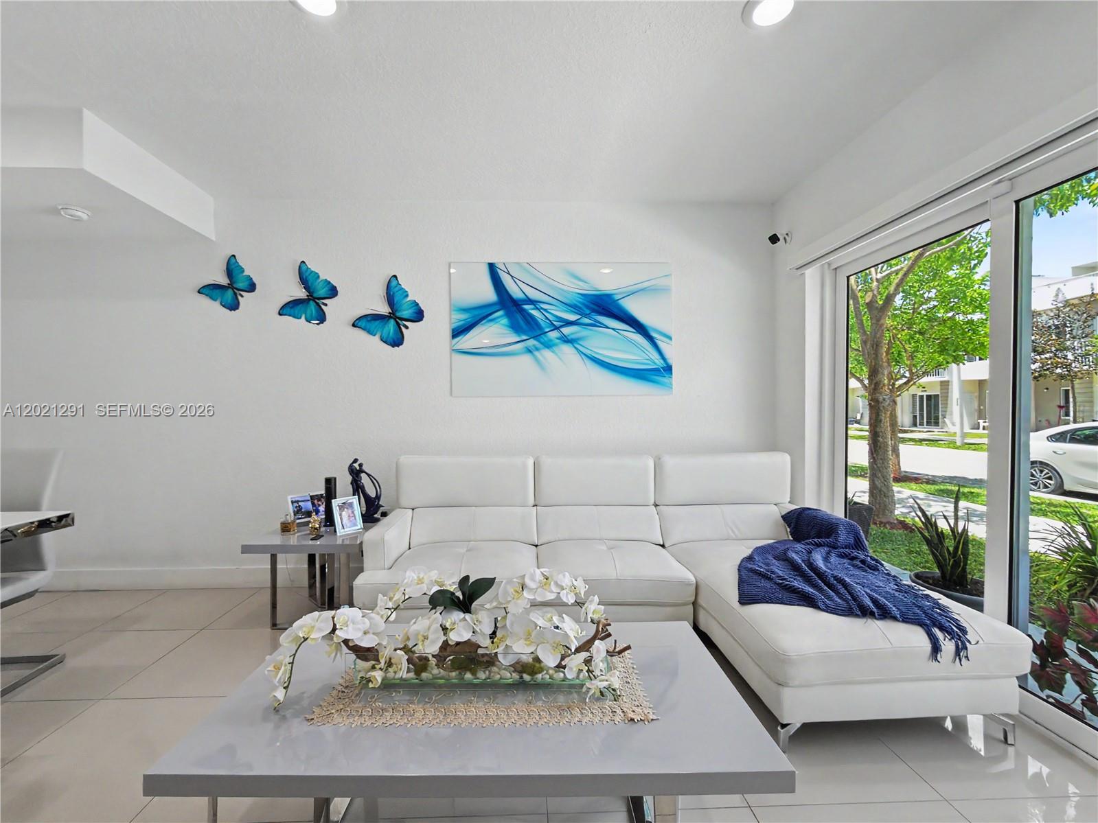 PARADISE ONE - Residential