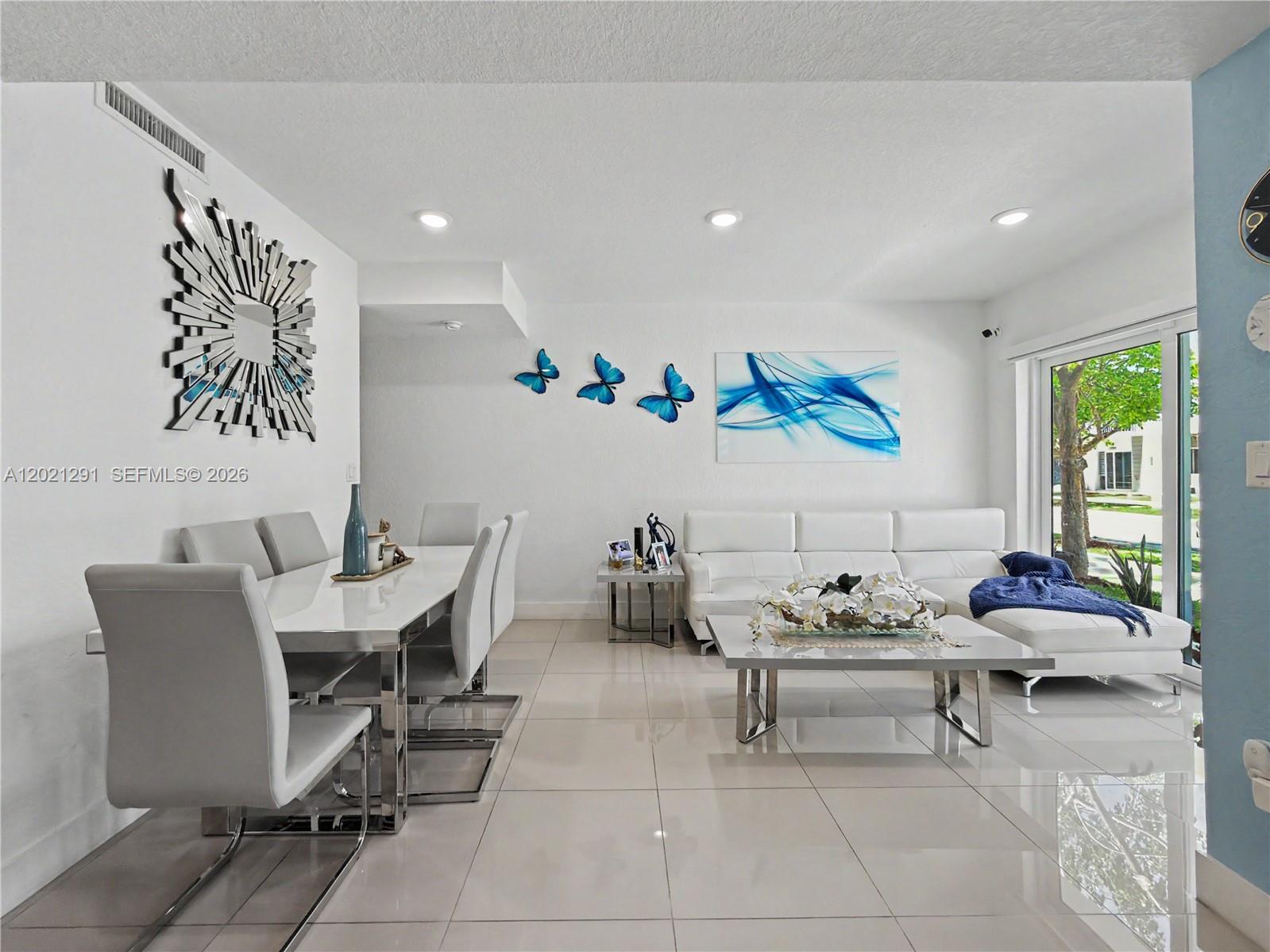 PARADISE ONE - Residential