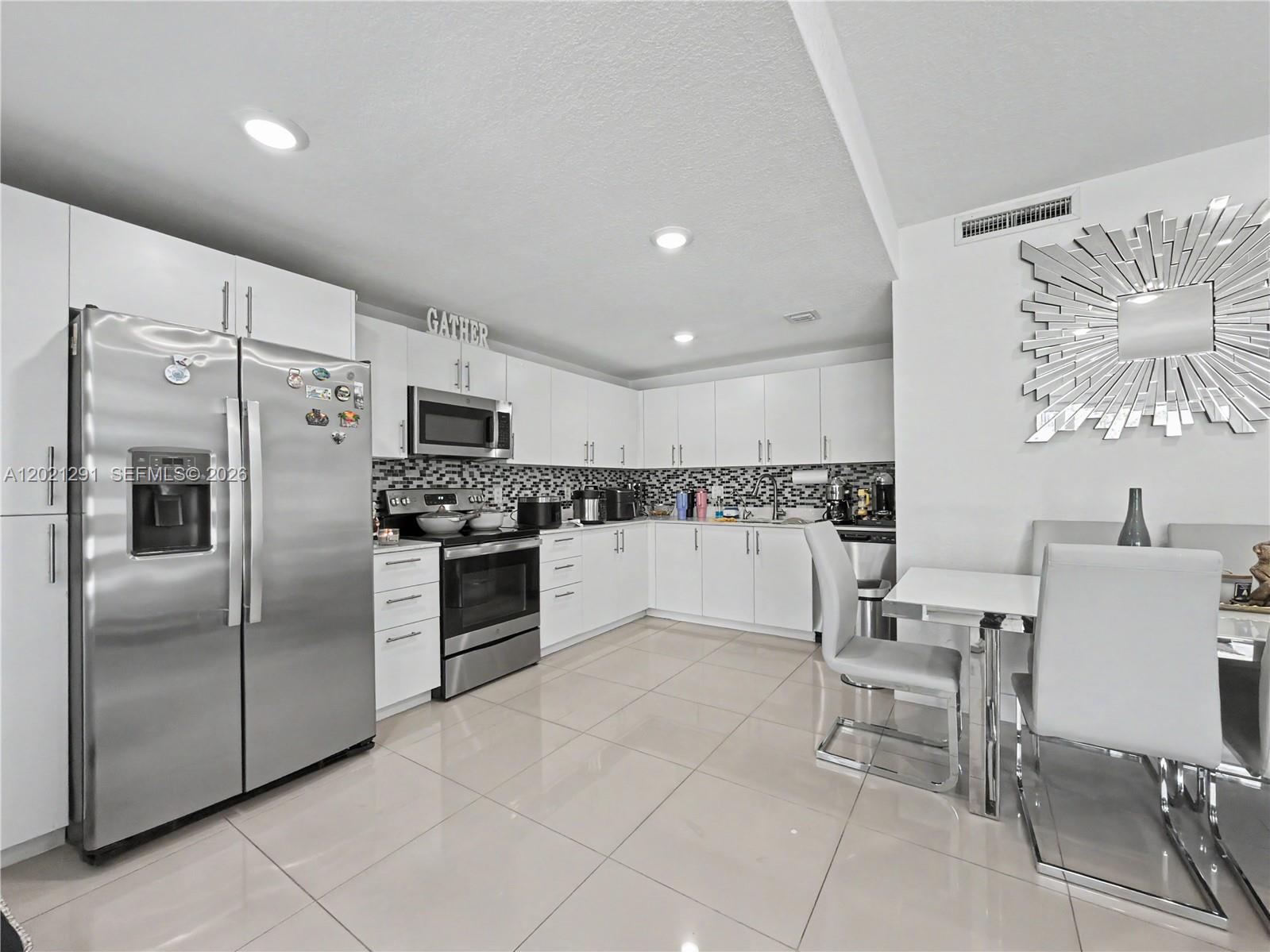 PARADISE ONE - Residential