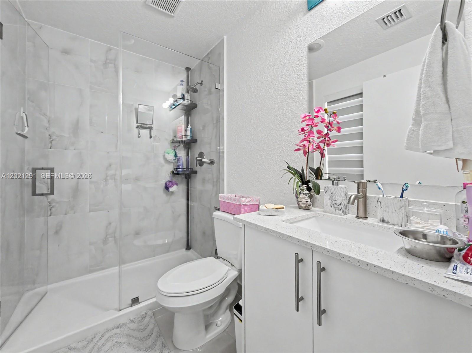 PARADISE ONE - Residential