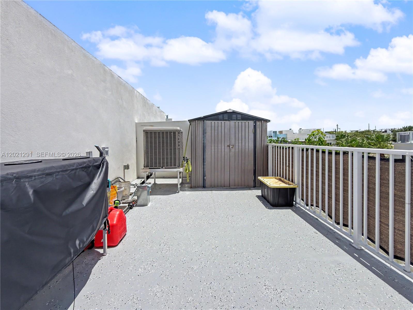 PARADISE ONE - Residential