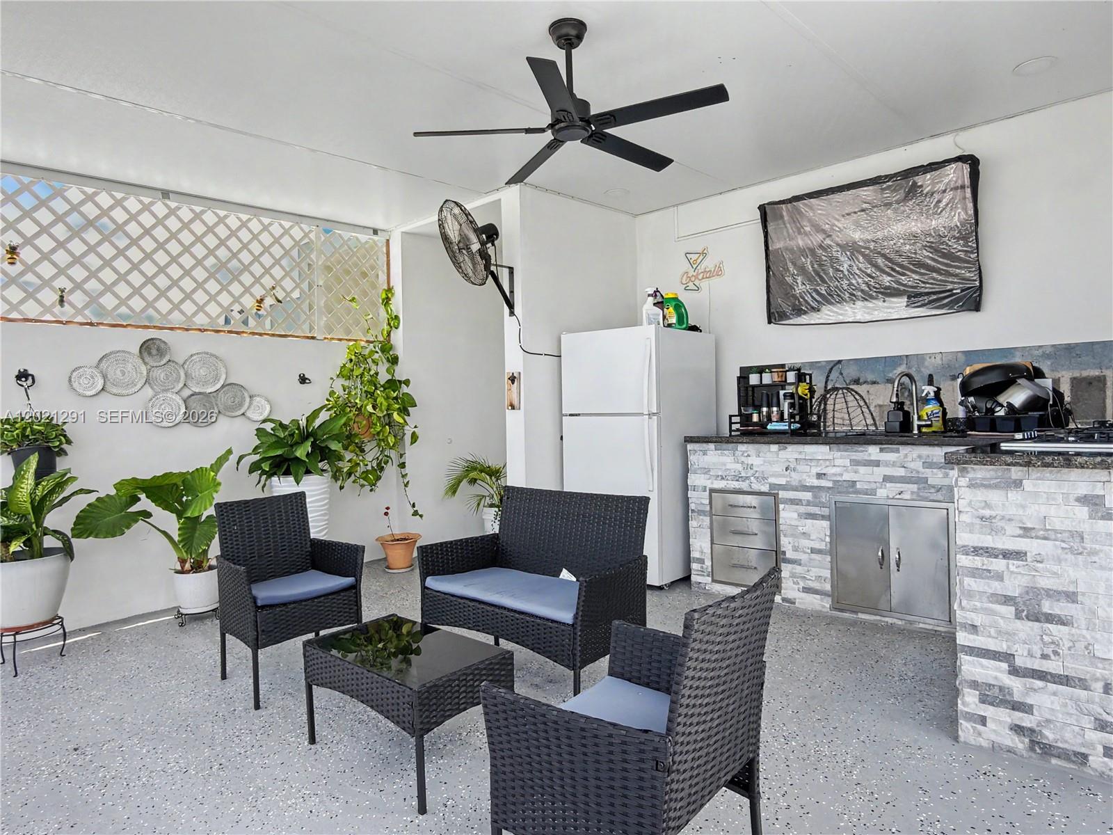 PARADISE ONE - Residential