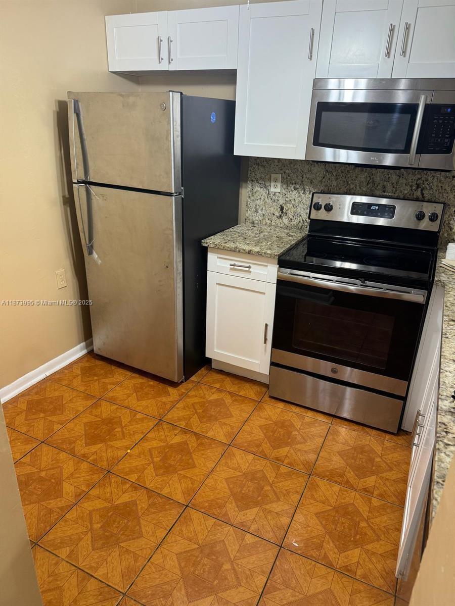 ST ANDREWS PALM BEACH CON - Residential Lease