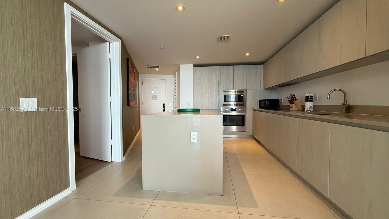 4111 SOUTH OCEAN DRIVE CO - Residential