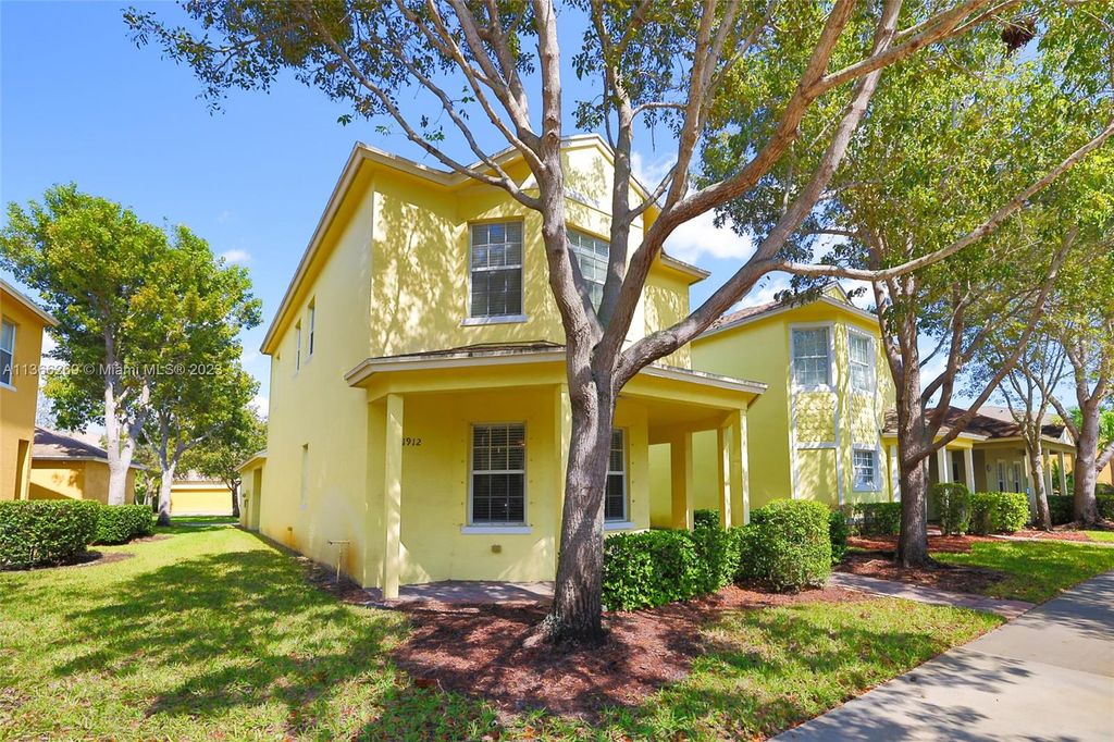 Photo of 1912 SE Grand Dr, Port Saint Lucie, FL 34952 (MLS # A11366269)