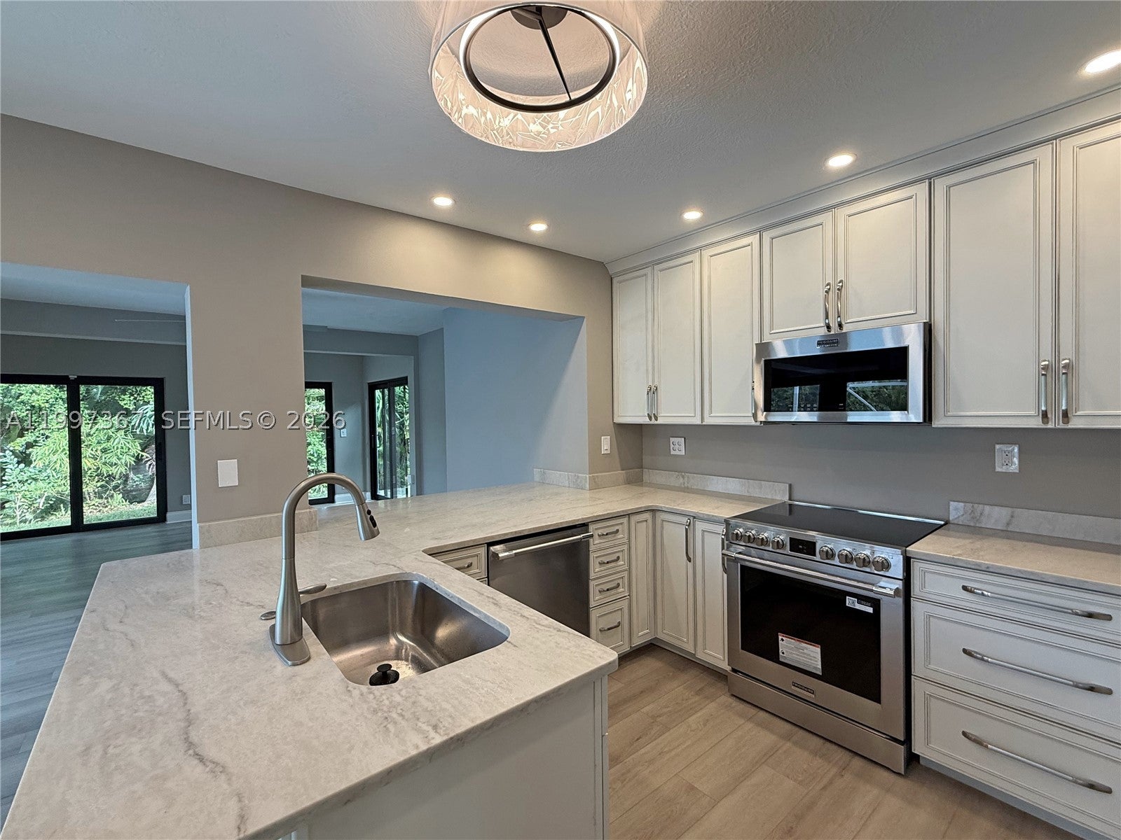410 SW 56th Ave