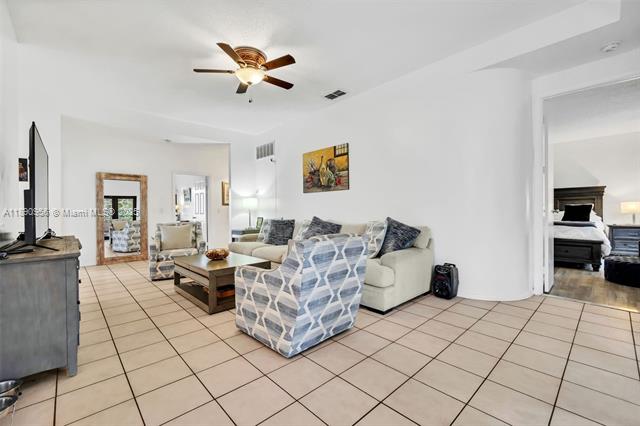 CINNAMON PLACE II - Residential