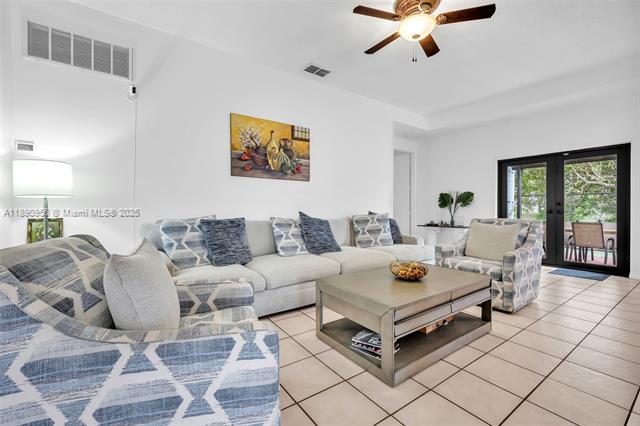 CINNAMON PLACE II - Residential