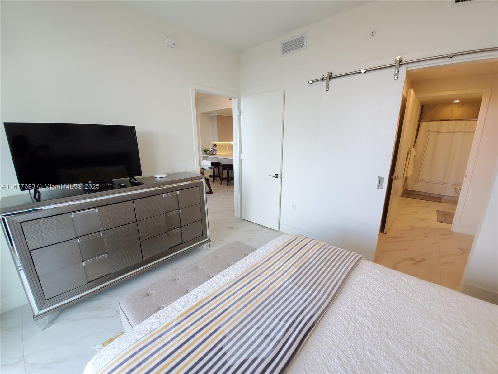 METROPICA NORTH TOWER ONE - Residential