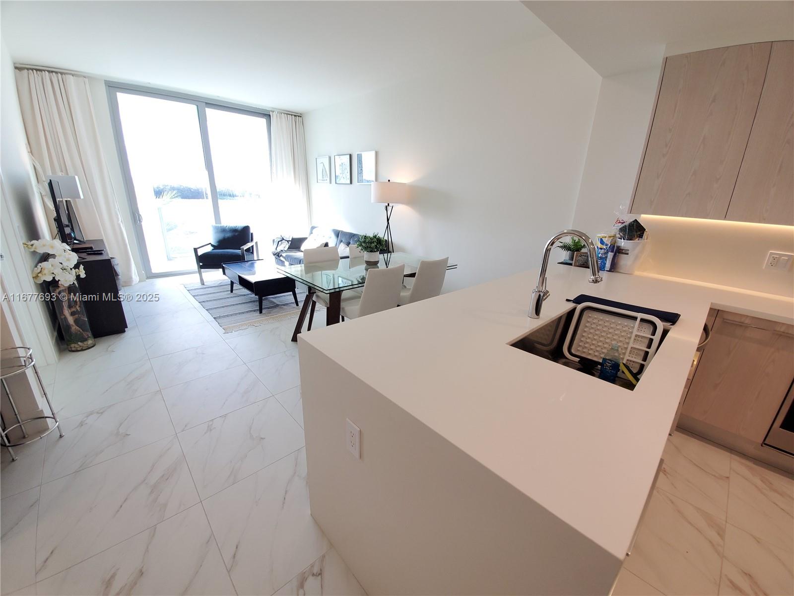 METROPICA NORTH TOWER ONE - Residential