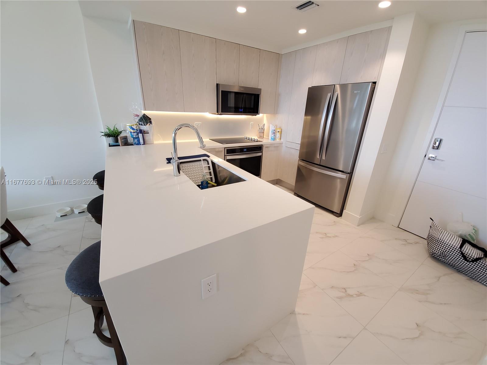 METROPICA NORTH TOWER ONE - Residential
