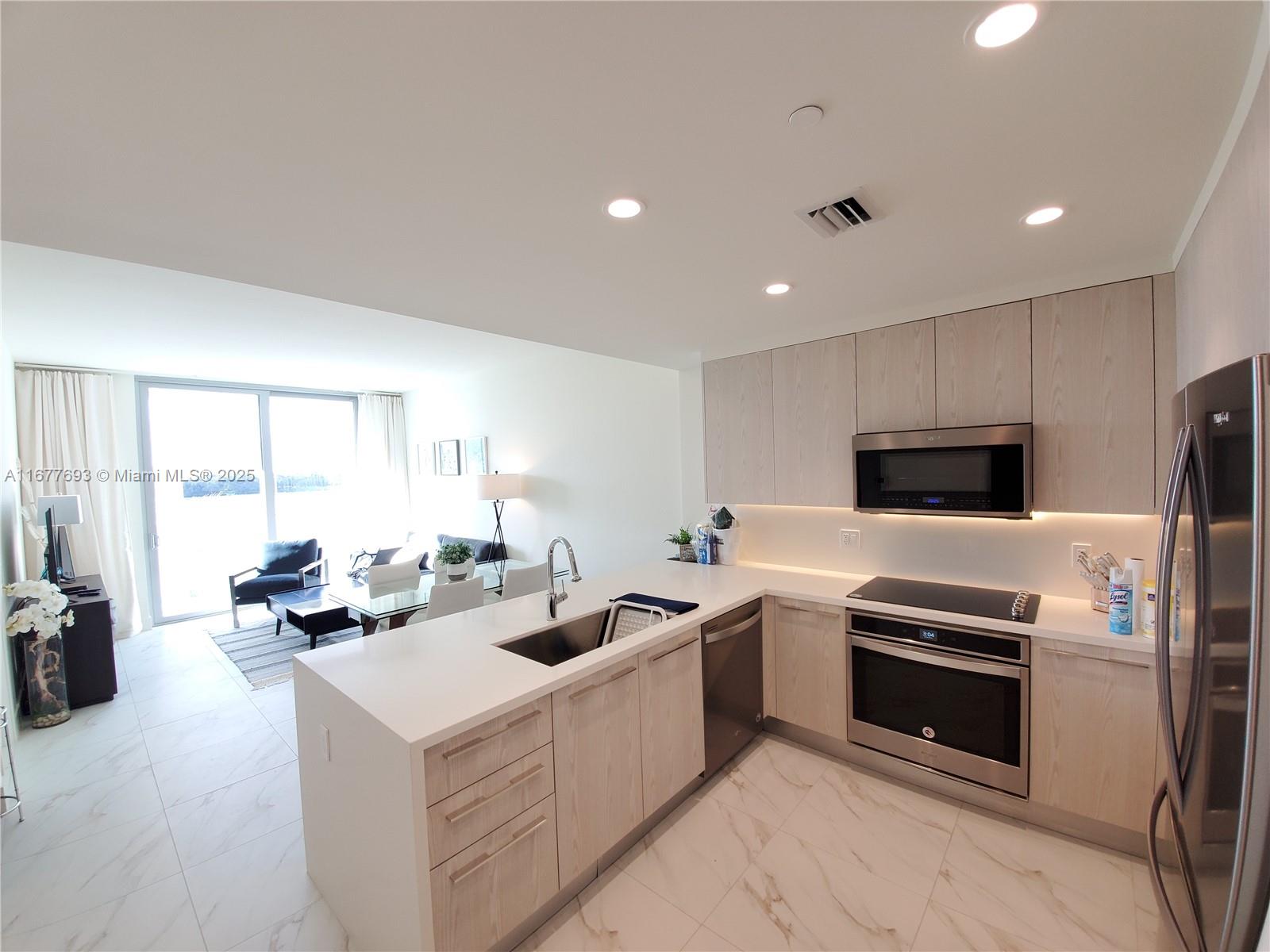 METROPICA NORTH TOWER ONE - Residential