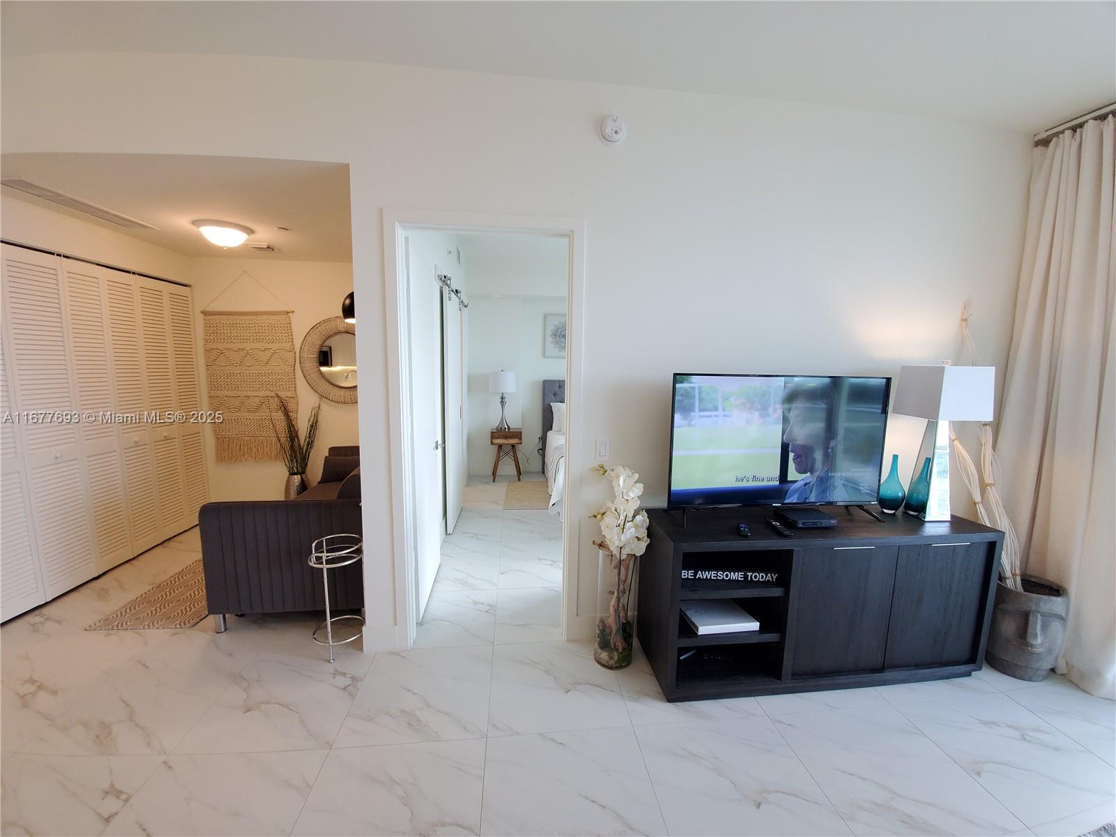 METROPICA NORTH TOWER ONE - Residential