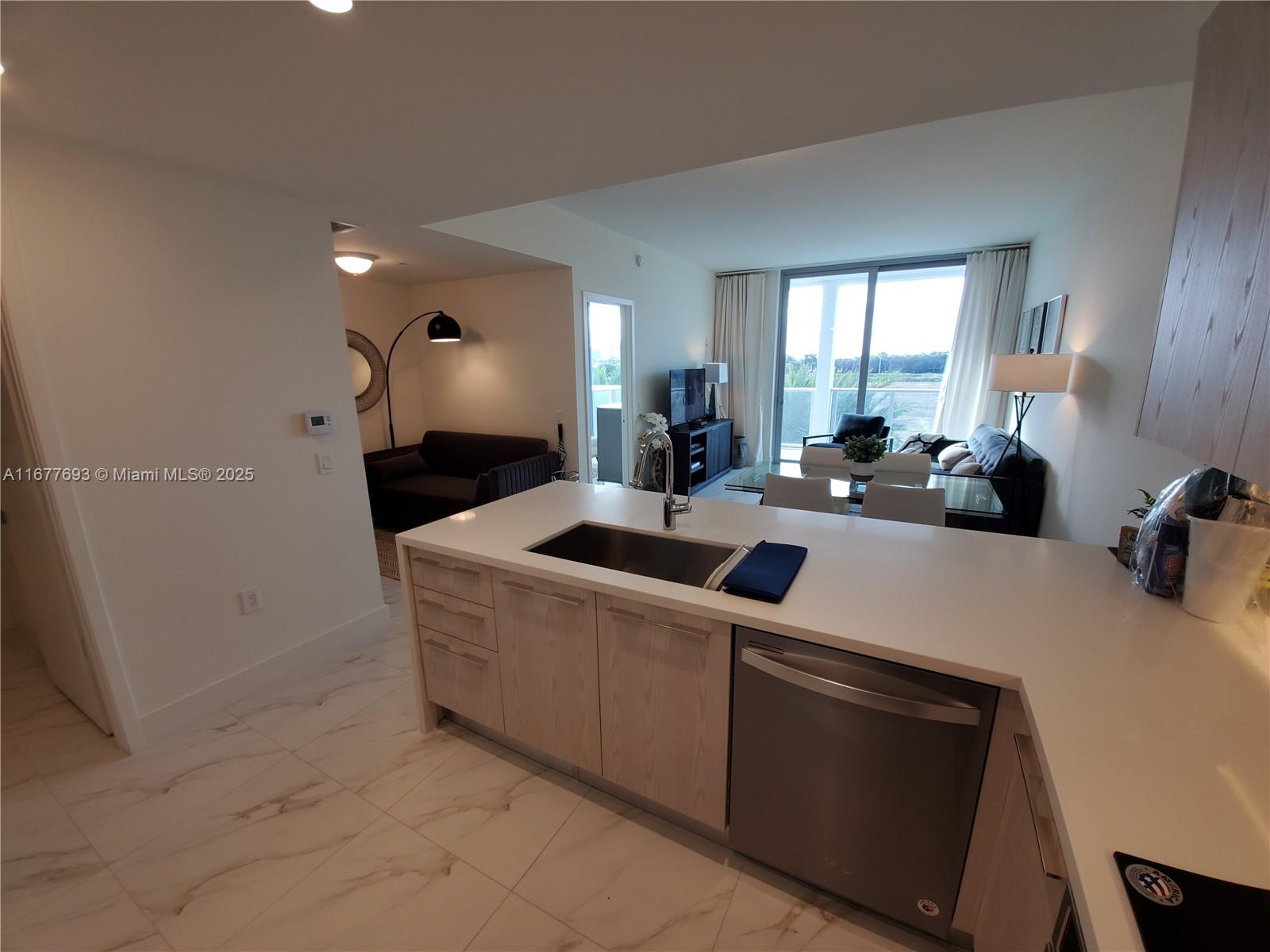 METROPICA NORTH TOWER ONE - Residential