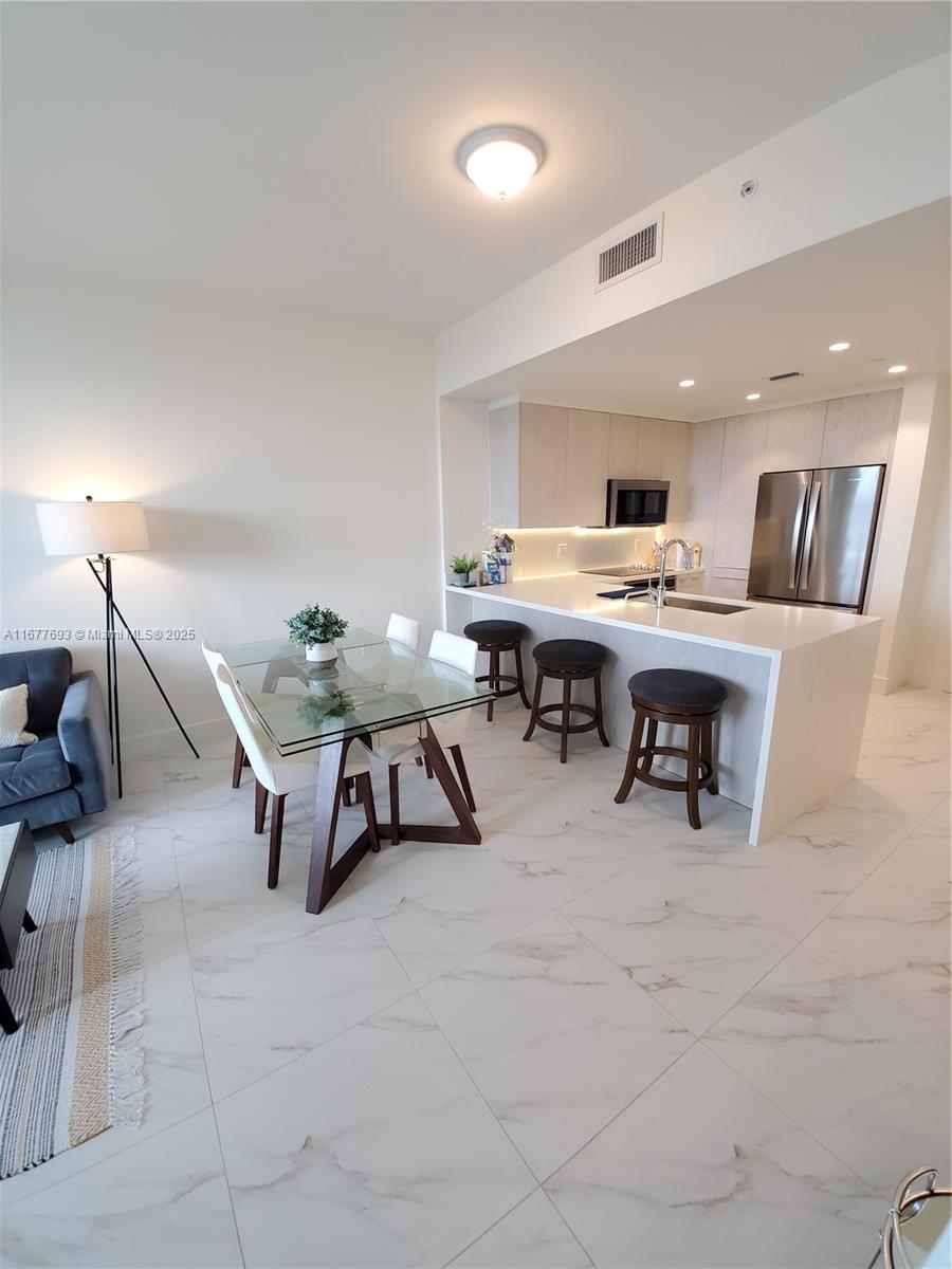 METROPICA NORTH TOWER ONE - Residential