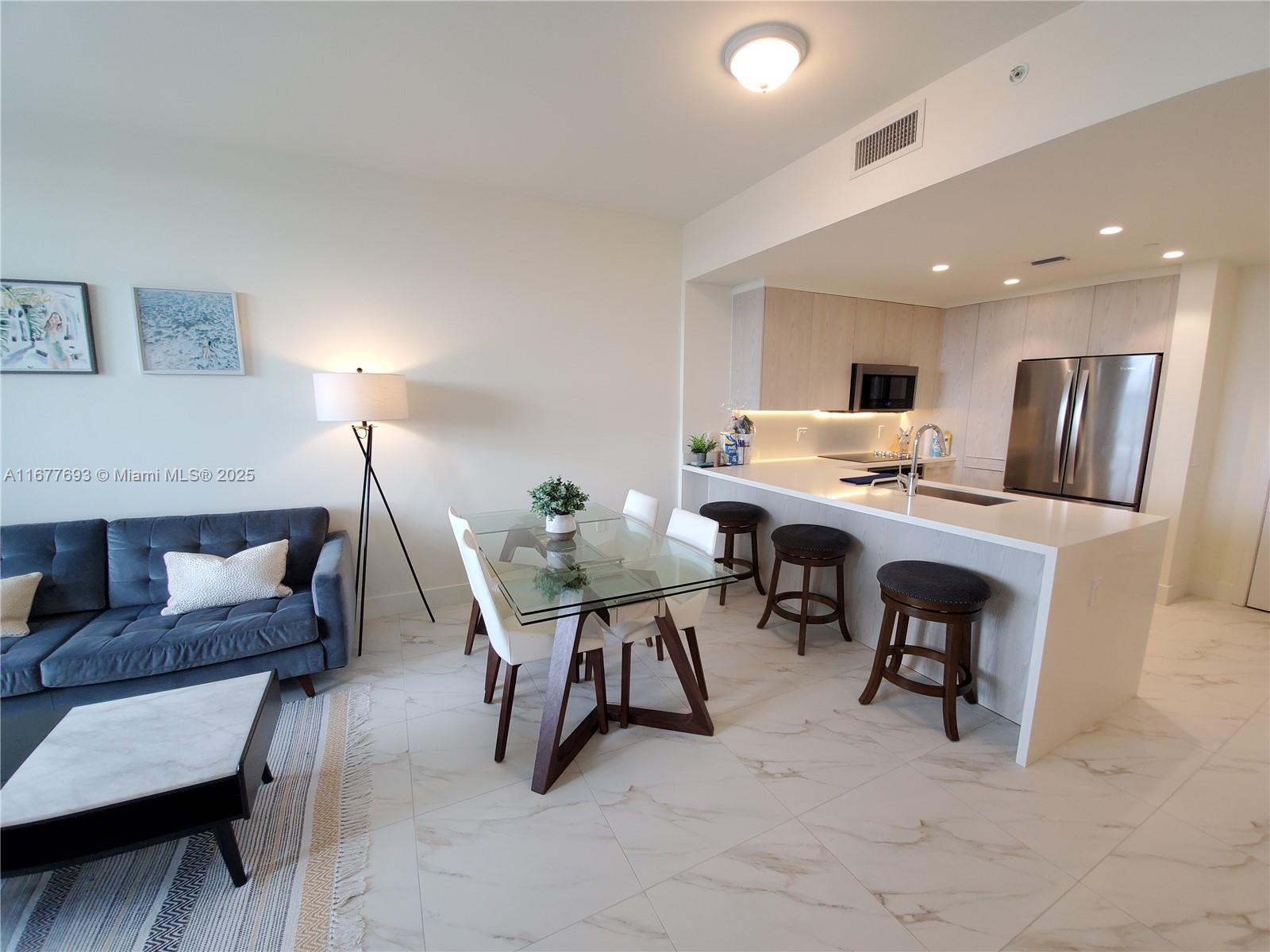 METROPICA NORTH TOWER ONE - Residential